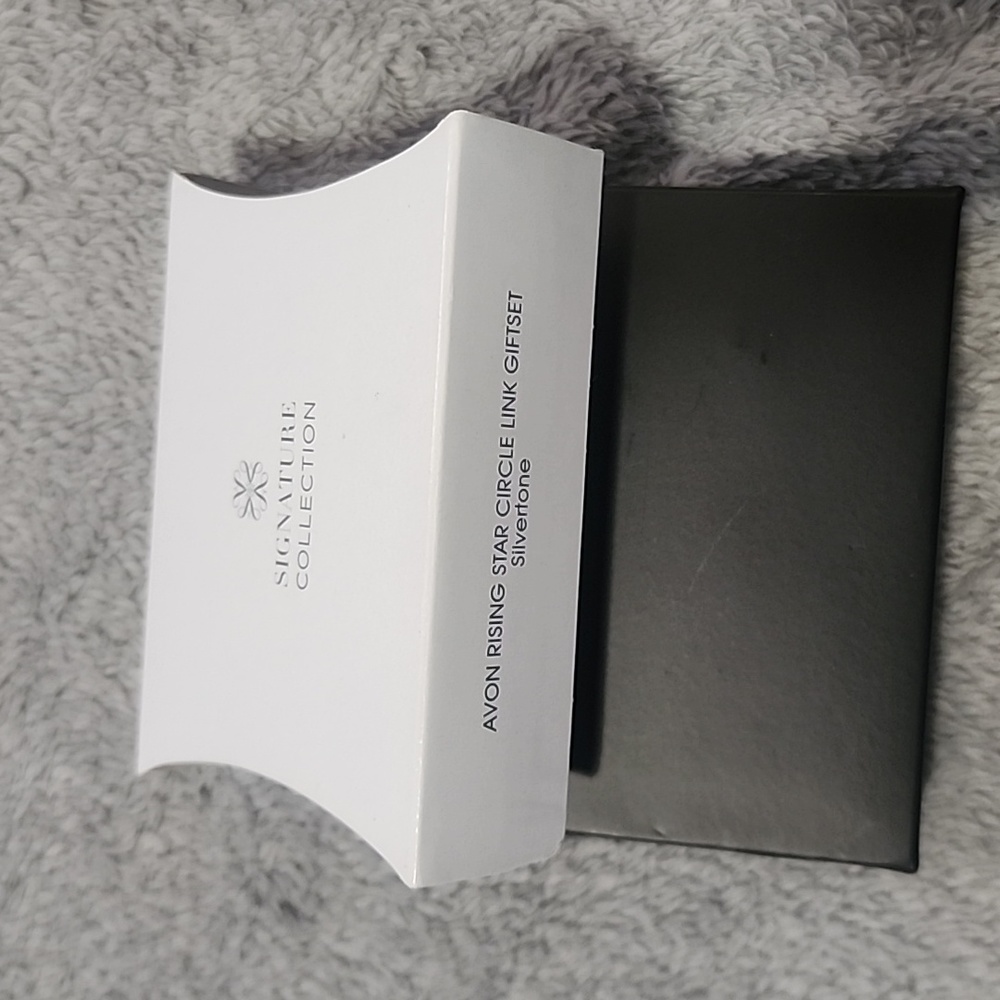 Avon Rising Star Circle Link Giftset - Picture 4 of 4